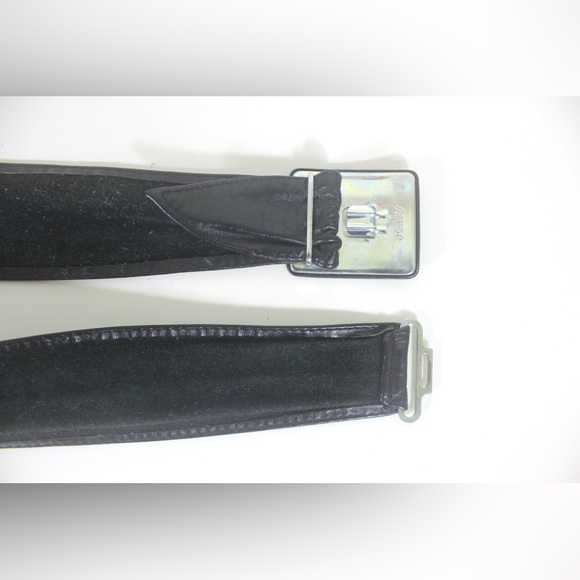 Black Thin Leather Belt Adjustable with Self Covered Buckle Eighties dress - Picture 8 of 8